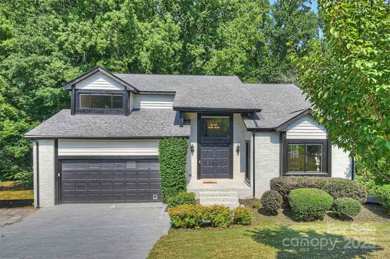 Photo of 9334 Hunting Ct Matthews, NC 28105