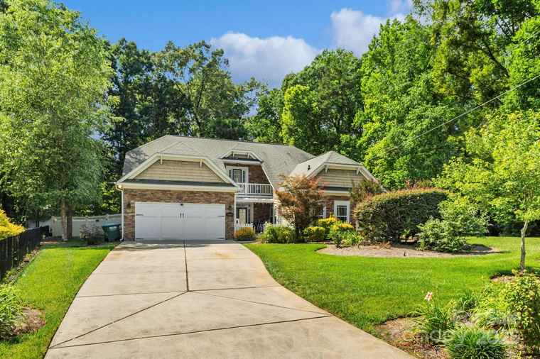 Photo of 1009 Jerry Ln Matthews, NC 28105
