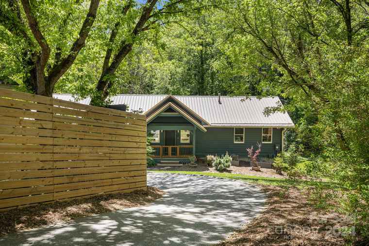 Photo of 23 Pershing Rd Asheville, NC 28805