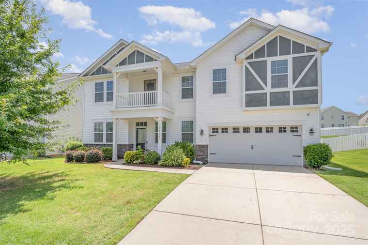 Photo of 9517 Silverdale Ln Charlotte, NC 28269