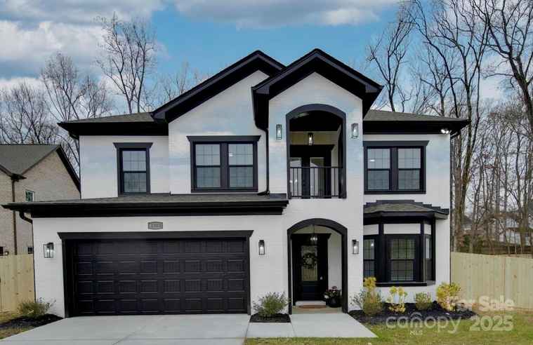 Photo of 1308 Pleasant Plains Rd Matthews, NC 28105