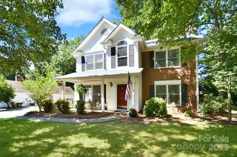 Photo of 12623 Levins Hall Rd Huntersville, NC 28078