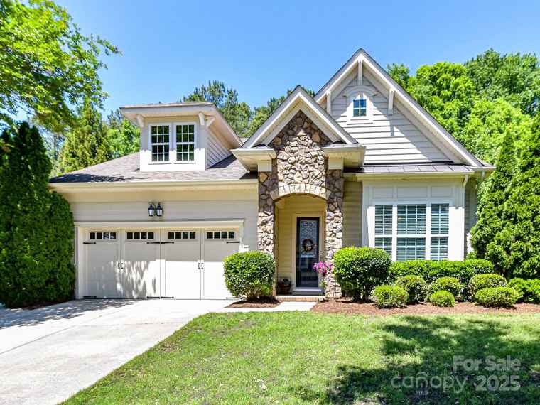 Photo of 8708 Soaring Eagle Ln Waxhaw, NC 28173