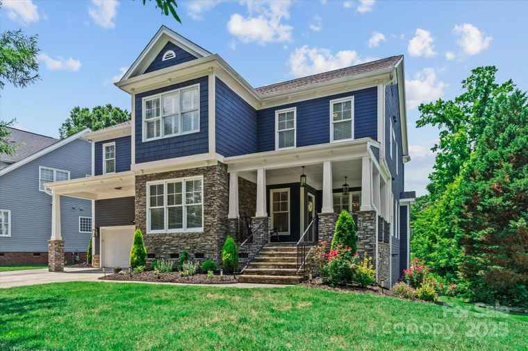 Photo of 615 N Oak Dr Huntersville, NC 28078