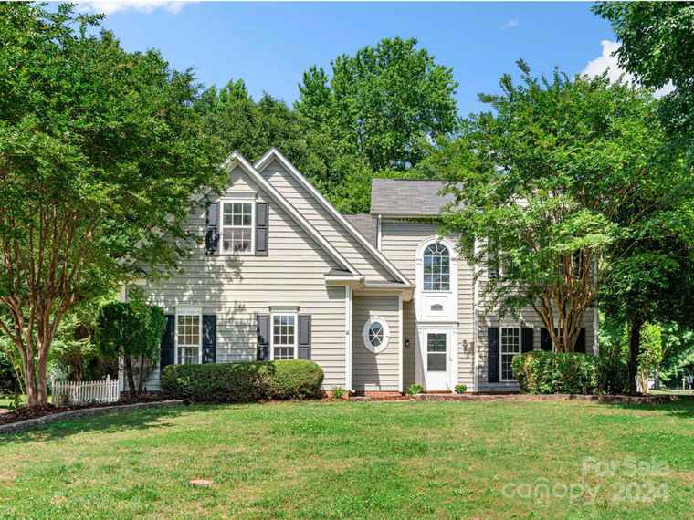 Photo of 50 Pond View Ln Fort Mill, SC 29715