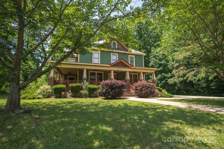 Photo of 215 W Eastway Drive Dr Charlotte, NC 28213