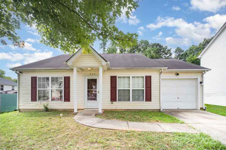 Photo of 513 Stillgreen Ln Charlotte, NC 28214