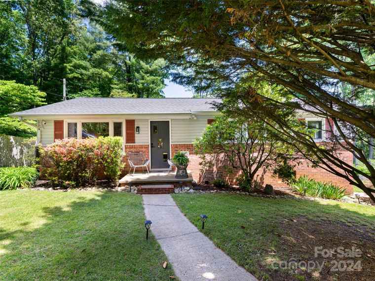 Photo of 155 Charland Forest Rd Asheville, NC 28803