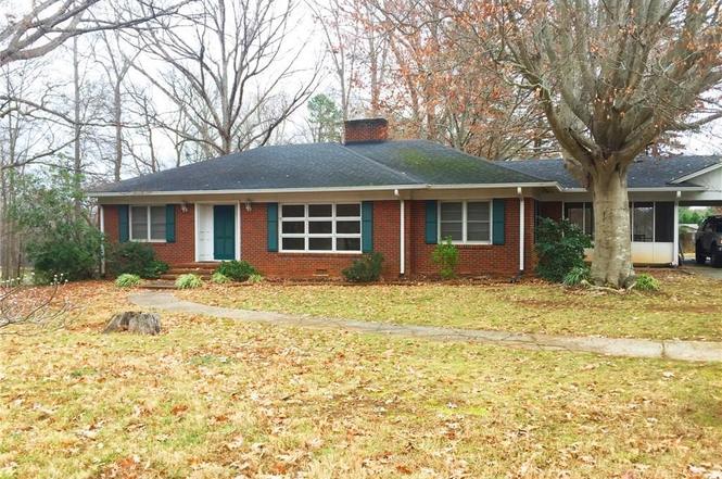 5214 W Sugar Creek Rd, Charlotte, NC 28269 | MLS# 3235401 | Redfin