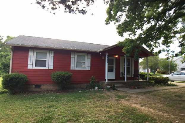 7306 Meadowland Dr Charlotte Nc 28215 3 Beds 2 Baths