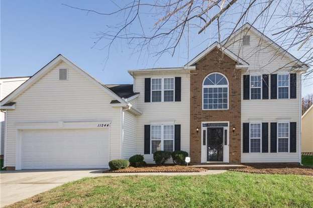11244 Red Spruce Dr Charlotte Nc 28215 5 Beds 2 5 Baths