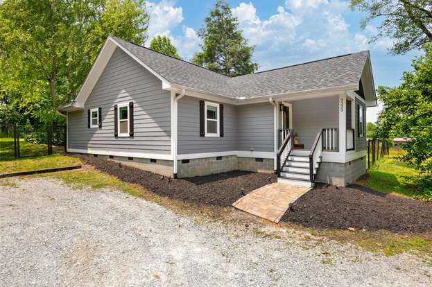 910 Huckleberry Mountain Rd, Hendersonville, NC 28792 | MLS# 4043562 ...