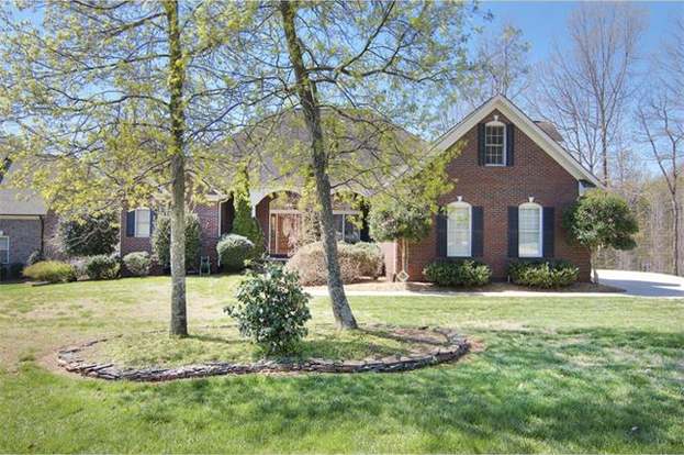 4015 Wild Nursery Ct Charlotte Nc 28215 Mls 3074557 Redfin 4015 Wild Nursery Ct Charlotte Nc