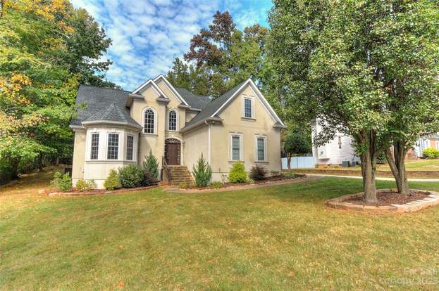 Beautiful 4 bed, 2.5 bath home in the Stone Creek subdivision here in