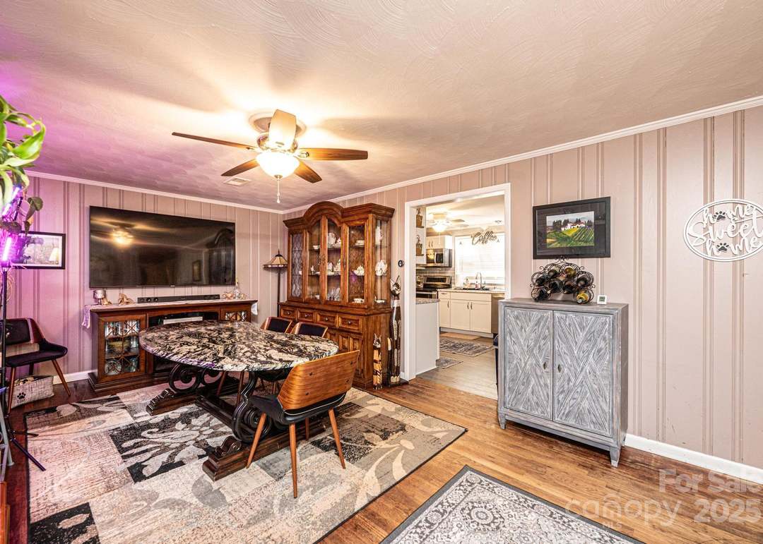 3842 Dowell St, Hickory, NC 28602