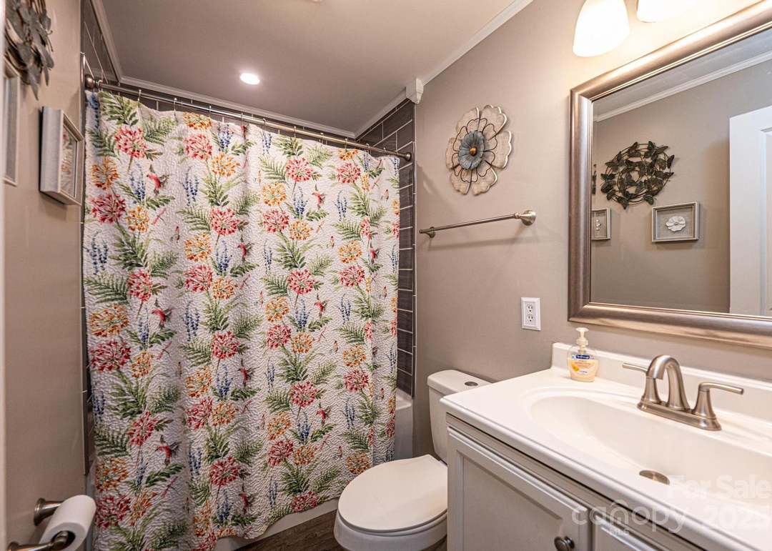 3842 Dowell St, Hickory, NC 28602