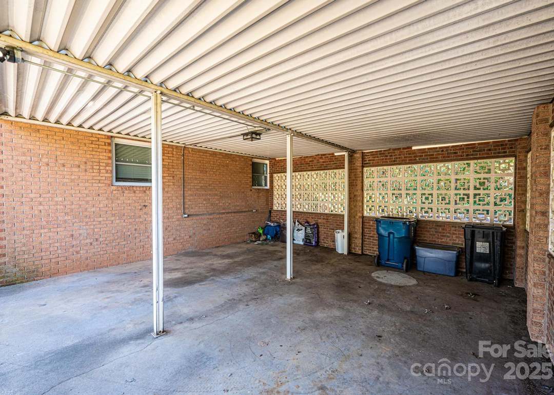 3842 Dowell St, Hickory, NC 28602