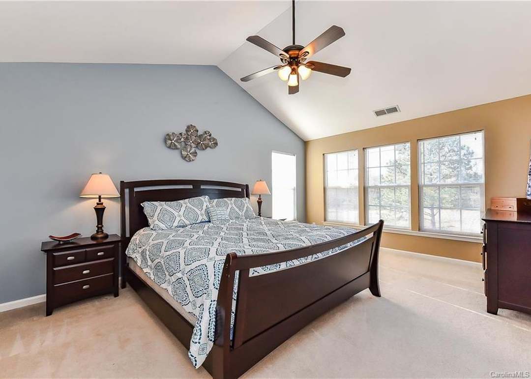 5651 Cambridge Bay Dr, Charlotte, NC 28269
