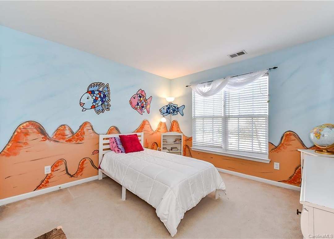 5651 Cambridge Bay Dr, Charlotte, NC 28269