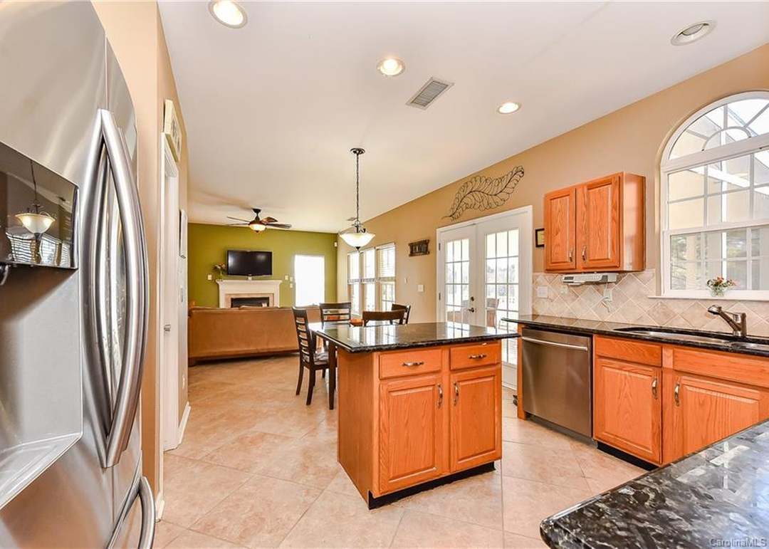 5651 Cambridge Bay Dr, Charlotte, NC 28269