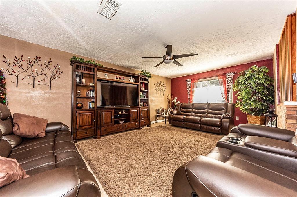 212 Kelly Ln Baytown Tx 77521 Mls 35502534 Redfin