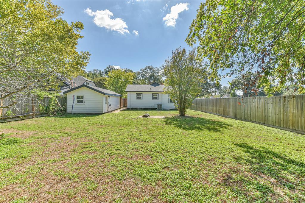 106 Oxford St, Tomball, TX 77375 | MLS# 96321652 | Redfin