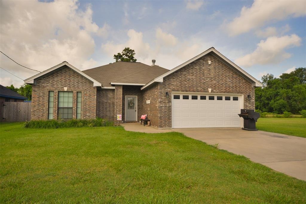 1195 Meadows Ln, Dayton, TX 77535 | MLS# 56664819 | Redfin