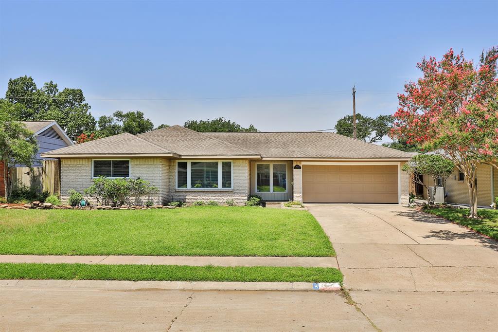 1827 Seamist Ct, Houston, TX 77008 | MLS# 68871858 | Redfin