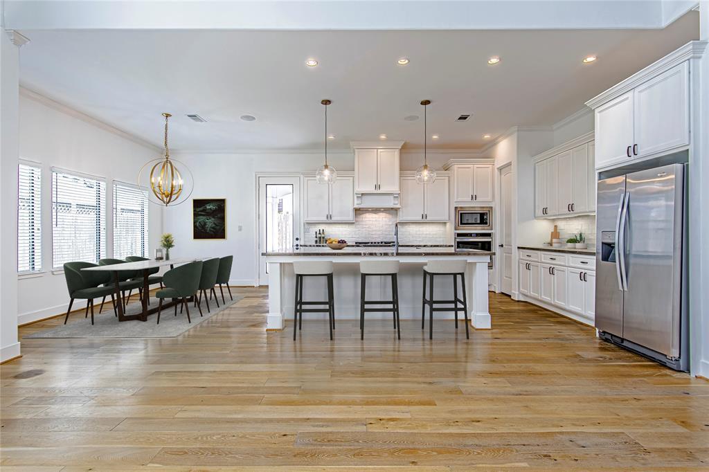 1463 Oak Tree Dr, Houston, TX 77055 | MLS# 22349971 | Redfin