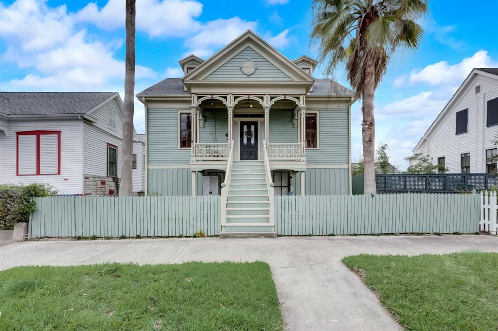 1717 Avenue M, Galveston, TX 77550 | MLS# 72653996 | Redfin