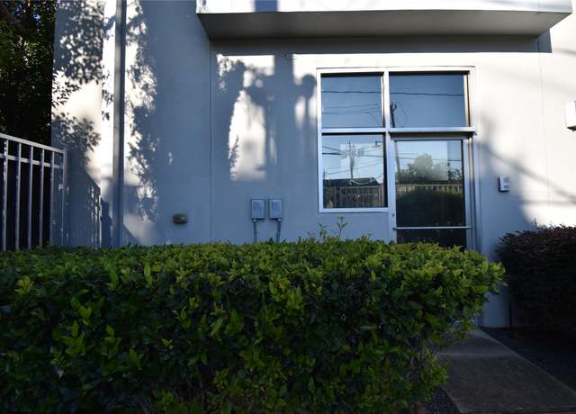 Property at 207 Pierce St #201, Houston, TX 77002, 2 beds, 2 baths