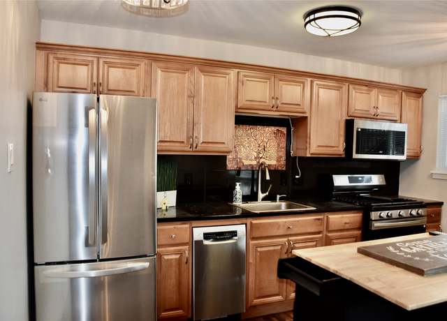 Property at 1529 Wirt Rd #27, Houston, TX 77055, 1 bed, 1 bath