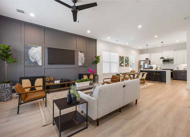 Property at 2530 Live Oak St, Houston, TX 77004, 3 beds, 3.5 baths
