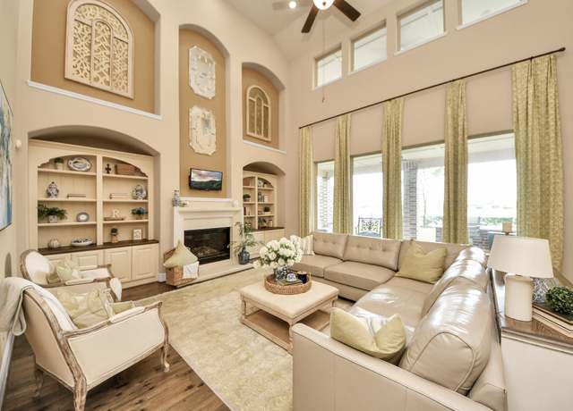 Property at 1525 Noble Way Ct, League City, TX 77573, 5 beds, 4.5 baths