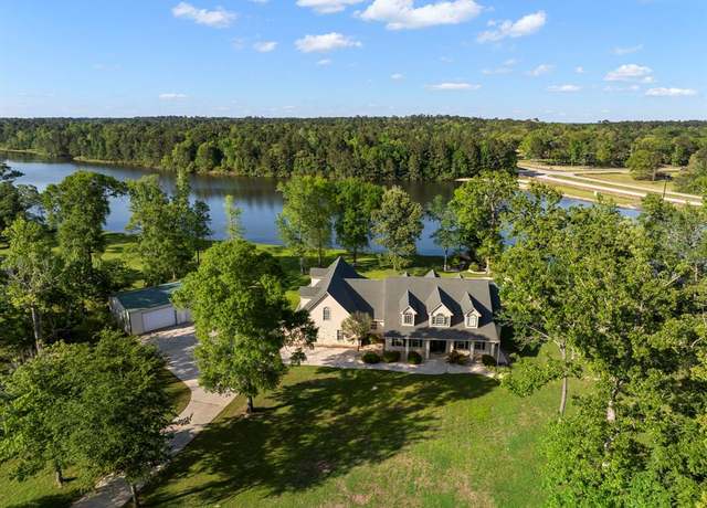 Property at 132 Lyndsey Dr, Montgomery, TX 77316, 3 beds, 3 baths