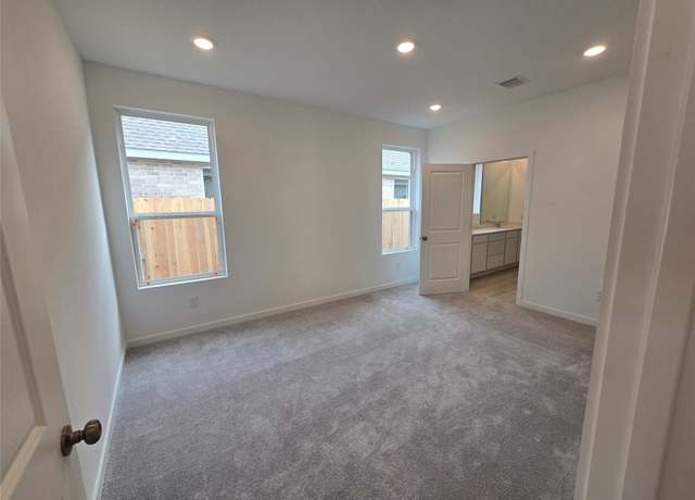 Property at 21606 Berry Crest Ln, Waller, TX 77484, 3 beds, 2 baths
