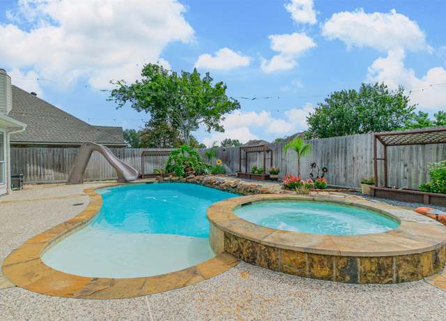 Property at 3817 Dunlavy Dr, Pearland, TX 77581, 4 beds, 3.5 baths