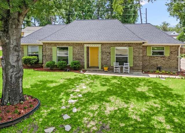 Property at 1441 Green Briar Dr, Huntsville, TX 77340, 4 beds, 2 baths