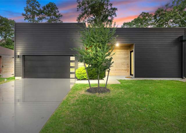 Property at 1550 Ashway St, Conroe, TX 77385, 3 beds, 3 baths