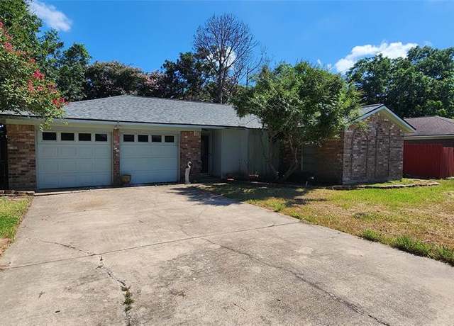 Property at 4812 33rd St, Dickinson, TX 77539, 3 beds, 2 baths