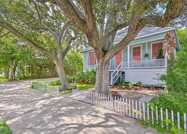 Property at 3330 Avenue Q 1/2, Galveston, TX 77550, 4 beds, 3.5 baths