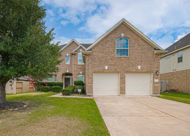 Property at 2109 Rolling Hills Dr, Pearland, TX 77581, 4 beds, 3.5 baths