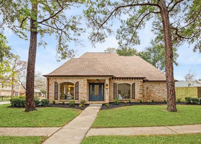 Property at 2003 Shadowbriar Dr, Houston, TX 77077, 4 beds, 2.5 baths