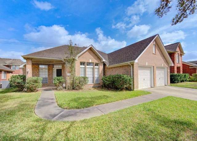Property at 13130 Georgetown Dr, Sugar Land, TX 77478, 3 beds, 2 baths