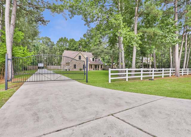 Property at 1018 N Commons View Dr, Houston, TX 77336, 4 beds, 3.5 baths