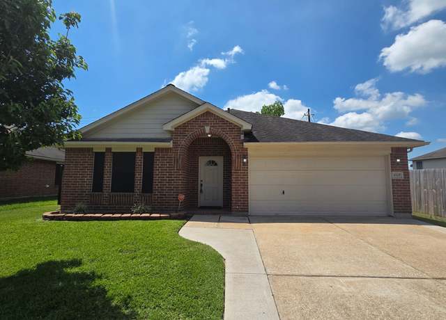 Property at 9325 Sioux Dr, La Porte, TX 77571, 3 beds, 2 baths