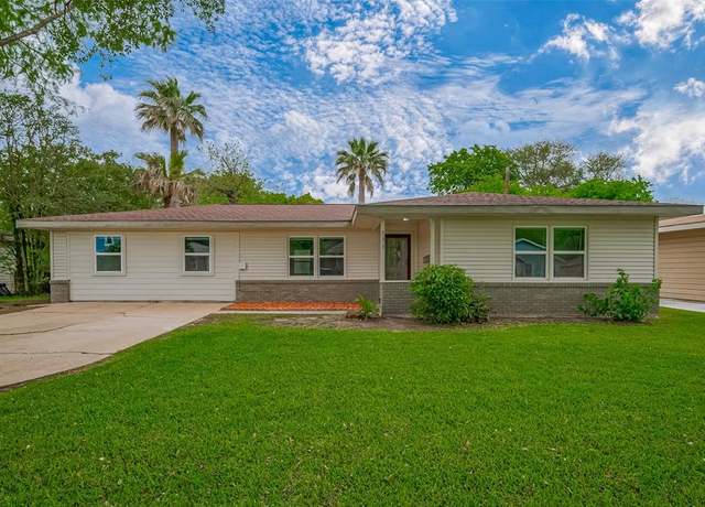 Property at 516 23rd Ave N, Texas City, TX 77590, 4 beds, 2.5 baths