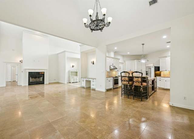 Property at 12061 Oak Forest Ln, Conroe, TX 77385, 3 beds, 2.5 baths