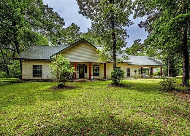 Property at 37 Cypress Glenn, Huntsville, TX 77320, 3 beds, 3.5 baths