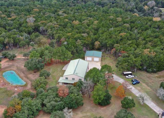 Property at 1080 Frelsburg Rd, Alleyton, TX 78935, 5 beds, 6.5 baths